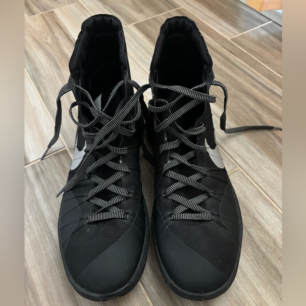 Men’s Nike Hyperdunk2015.  Black. Size 10 1/2.